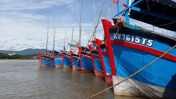 Những lưu ý khí sử dụng ắc quy tàu thuyền