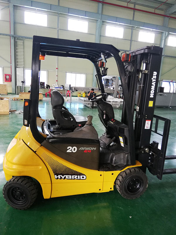 Vì sao ắc quy xe nâng điện nhanh hỏng và cách khắc phục