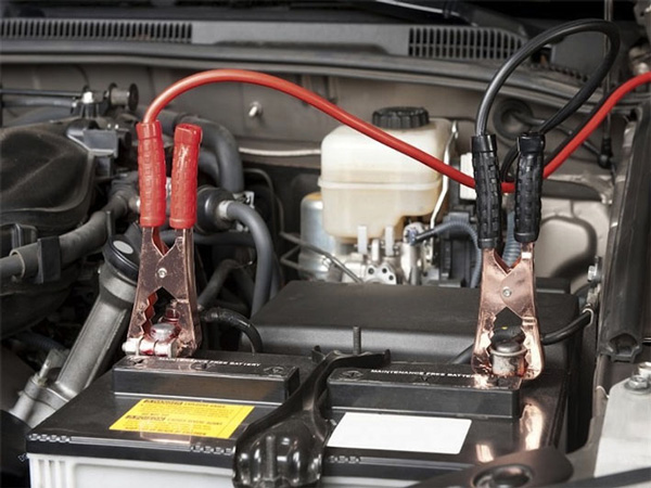 Cách khắc phục sự cố ắc quy ô tô vào mùa nắng nóng