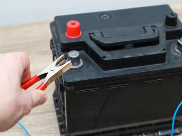 Cách phục hồi bình ắc quy để lâu không dùng
