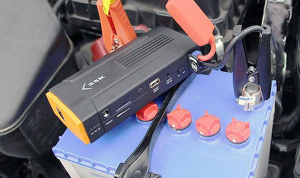 Cách sạc ắc quy ô tô nhanh chóng