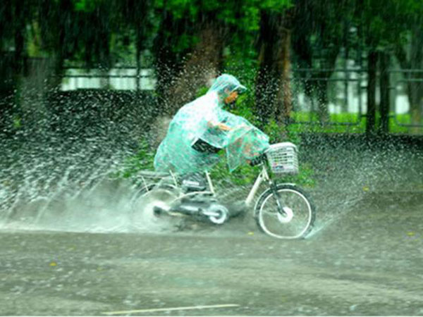 Ắc quy xe điện bị ngấm nước có sao không