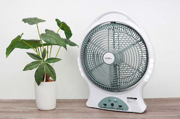 Tại sao nên mua quạt tích điện